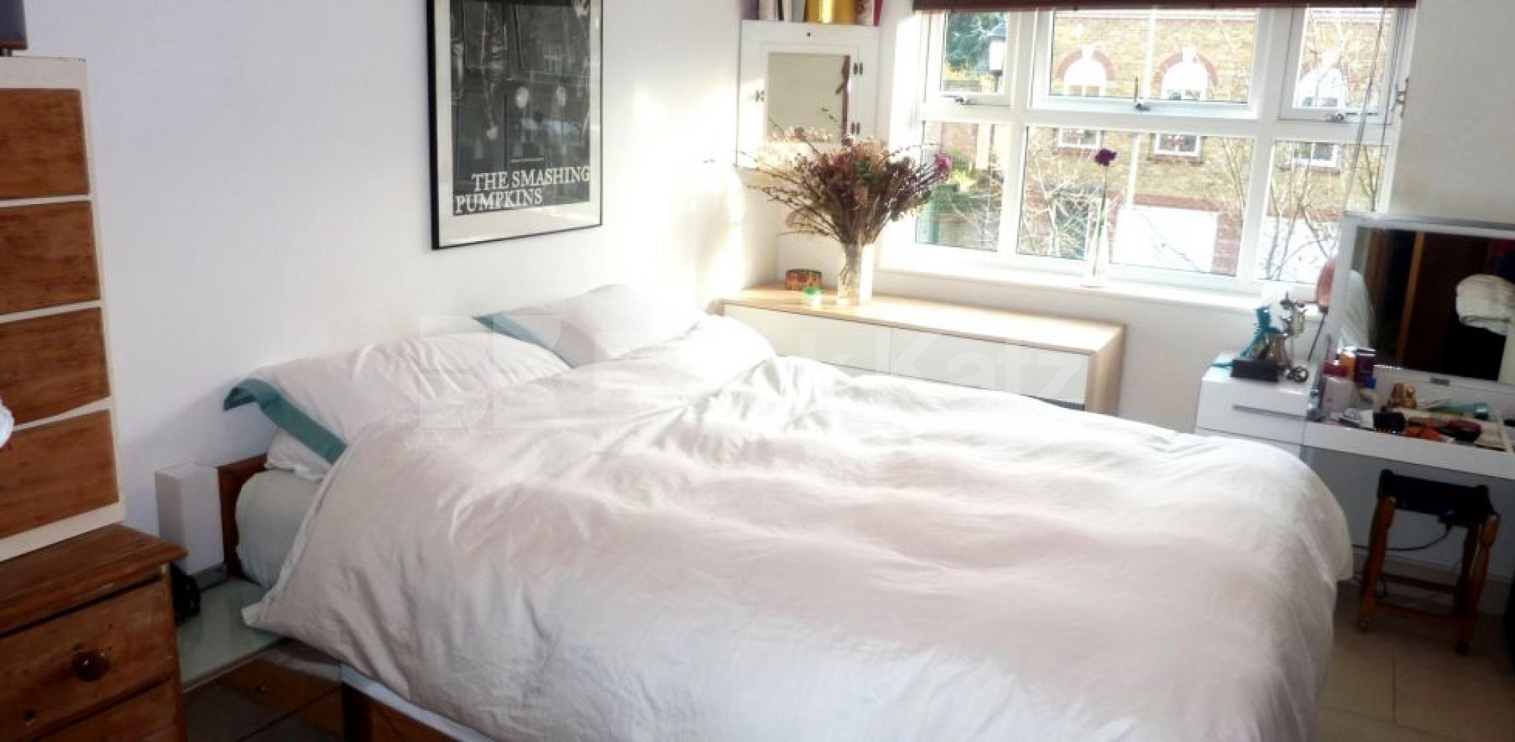 			NEW INSTRUCTION!, 2 Bedroom, 1 bath, 1 reception Flat			 Collard Place , CAMDEN / CHALK FARM